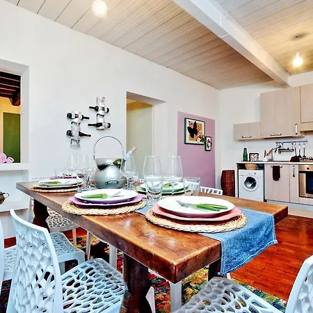 Mariposa Apartment